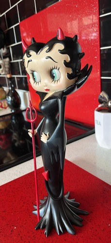 Betty boop figurine - betty,