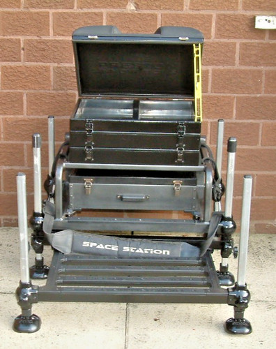 Preston space station - seat, box