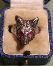 VINTAGE SOLID STERLING SILVER FOX RING WITH LARGE NATURAL OLD CUT RUBY EYES