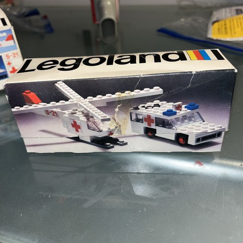 Lego 653 ambulance and - 653,