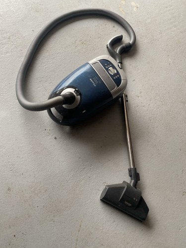 Miele vacuum cleaner with hose - miele,