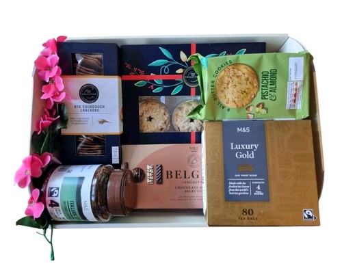Luxury food hamper gift - m&s,