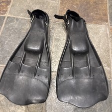 Espadon  Beuchat  Flippers 42/44 (used)