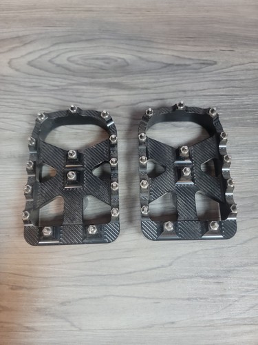 Universal motorcycle foot pegs - universal,