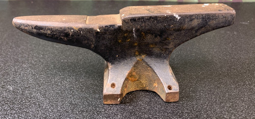 Small old saleman sample anvil - old,