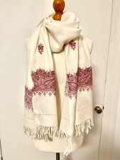 Exquisite Quality Hand