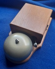 ORIGINAL VINTAGE GENT  DOOR BELL RAILWAY BUTLER BELL WOOD BRASS ALLOY