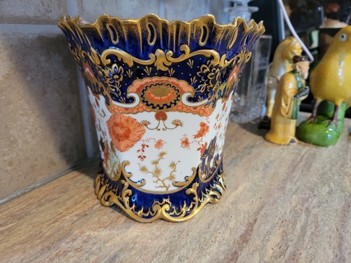 Royal crown derby vase - royal,