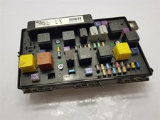 2008 VAUXHALL ASTRA FUSE BOX