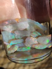 loose Australian opal gemstones
