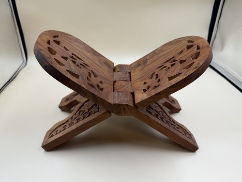 Vintage pretty hand carved - pretty,
