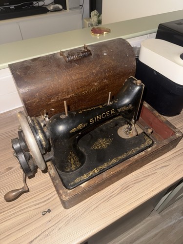 Singer sewing machine - singer,