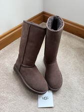 GENUINE UGG BOOTS W CLASSIC