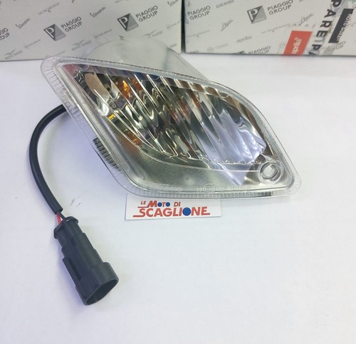 Left rear turn signal - rear,