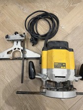 Dewalt DW625E Plunge Router