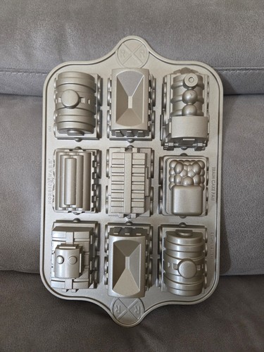 Nordic ware train cake - train, /