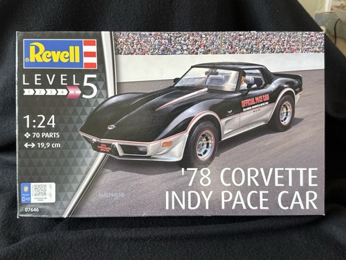 Revell chevrolet corvette - revell, 1/24