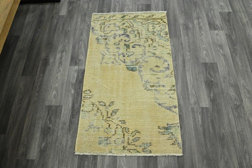 Hand knotted wool - hand,