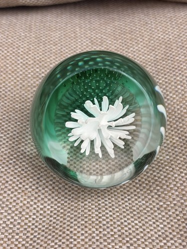 Caithness glass white aster - glass,