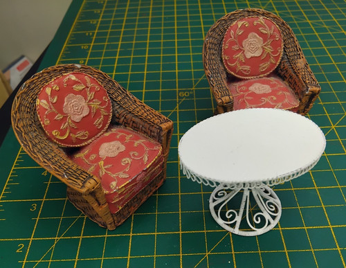 Dolls house miniature 1 12 - 2,
