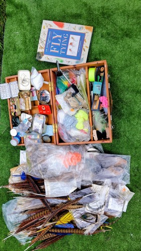 Fly tying kit - kit, bundle