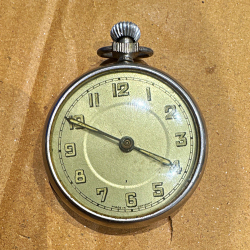 Silver open face mechanical - open,