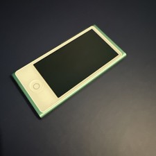 iPod Nano 7th Generation 16GB with Accessories Green