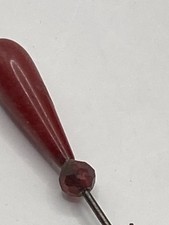 PRETTY VINTAGE HAT PIN (A554)