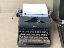 Vintage Royal Arrow Hemingway