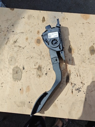 Ford focus mk3 accelerator - ford,