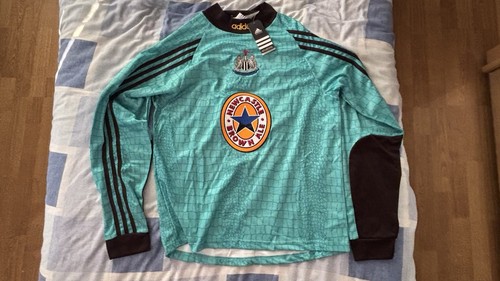 Newcastle united goalkeeper - newcastle,