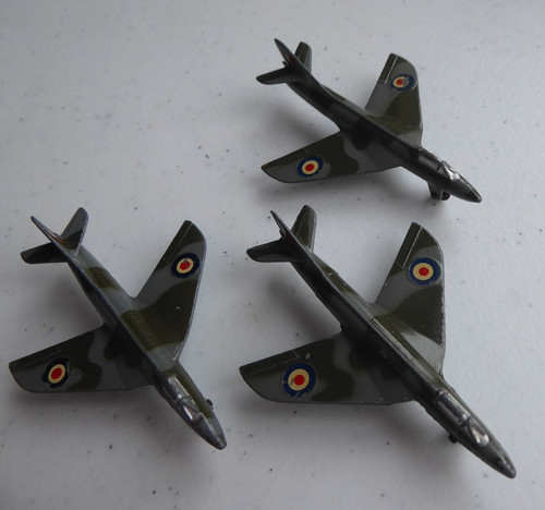 Dinky toys 736 hawker hunter - toys,