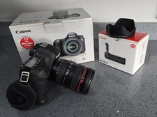 Canon EOS 6d With EF 24-105mm F4l Is USM Lens plus battery grip