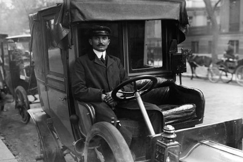 Taxi driver paris 1910 - driver, old
