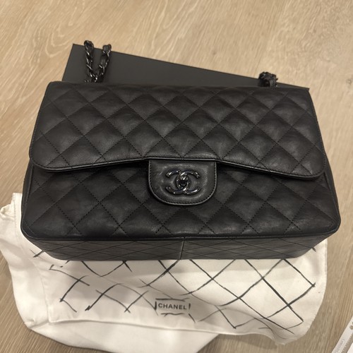 Chanel jumbo flap bag - bag., black