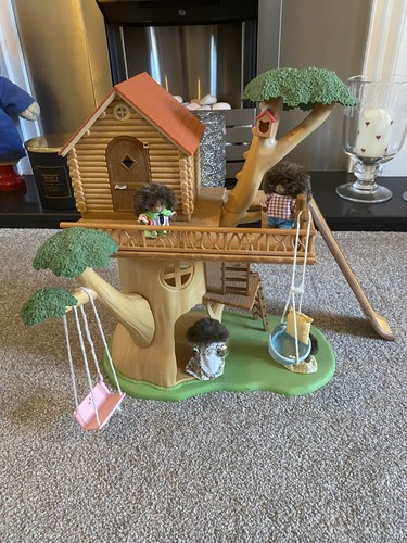 Sylvanian families tree house - families,