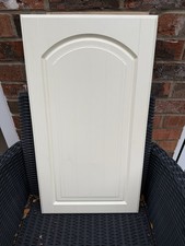 CREAM LINED ARCHED  KITCHEN  DOOR  400 X 720  STOCK DZ753