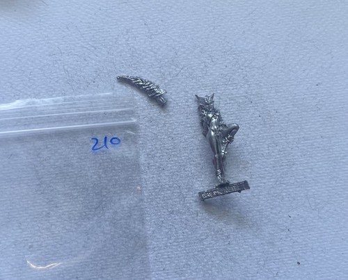 Warhammer daemonette of - -,