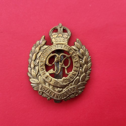 Royal engineers cap badge - royal,