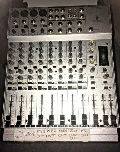 Behringer eurorack mx1604a - behringer,