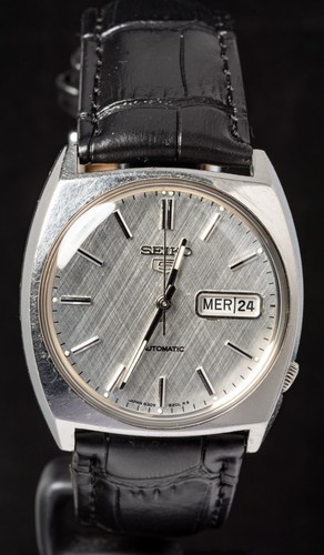Seiko silver textured dial - textured,