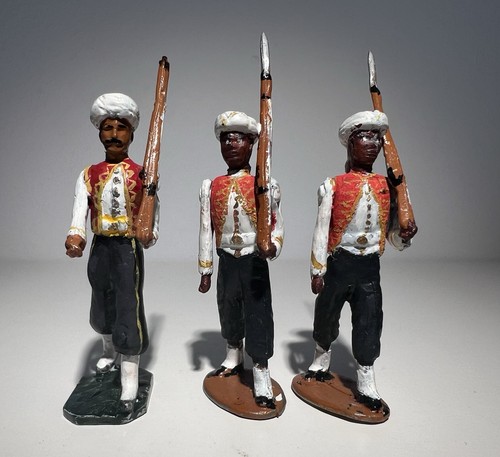 Three model soldiers west - three,