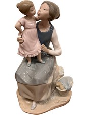 NAO Lladro Porcelain Figurine