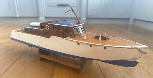 Vintage cabin cruiser - vintage, pond