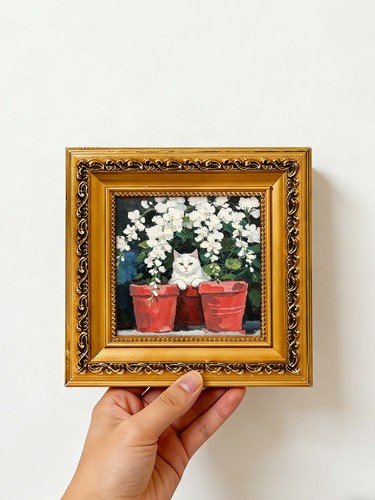 White cat flower pots - in,