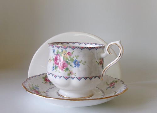 Royal albert petit point - royal, tea