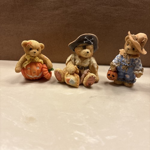 Halloween cherished teddies - ,