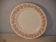 RARE? WEDGWOOD POTTERY QUEENS'S WARE EMBOSSED PINK ON CREAM? GRAPES PLATE 21cms