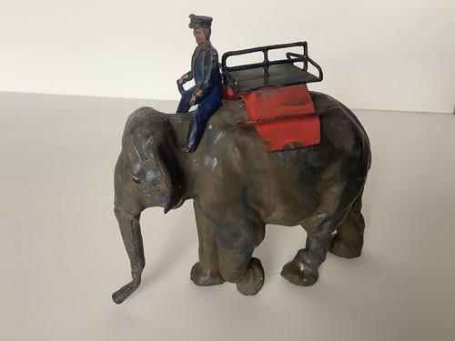 Britains lead zoo elephant - britains,