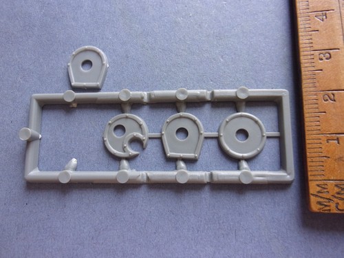Dwarf shields plastic - shields, x4